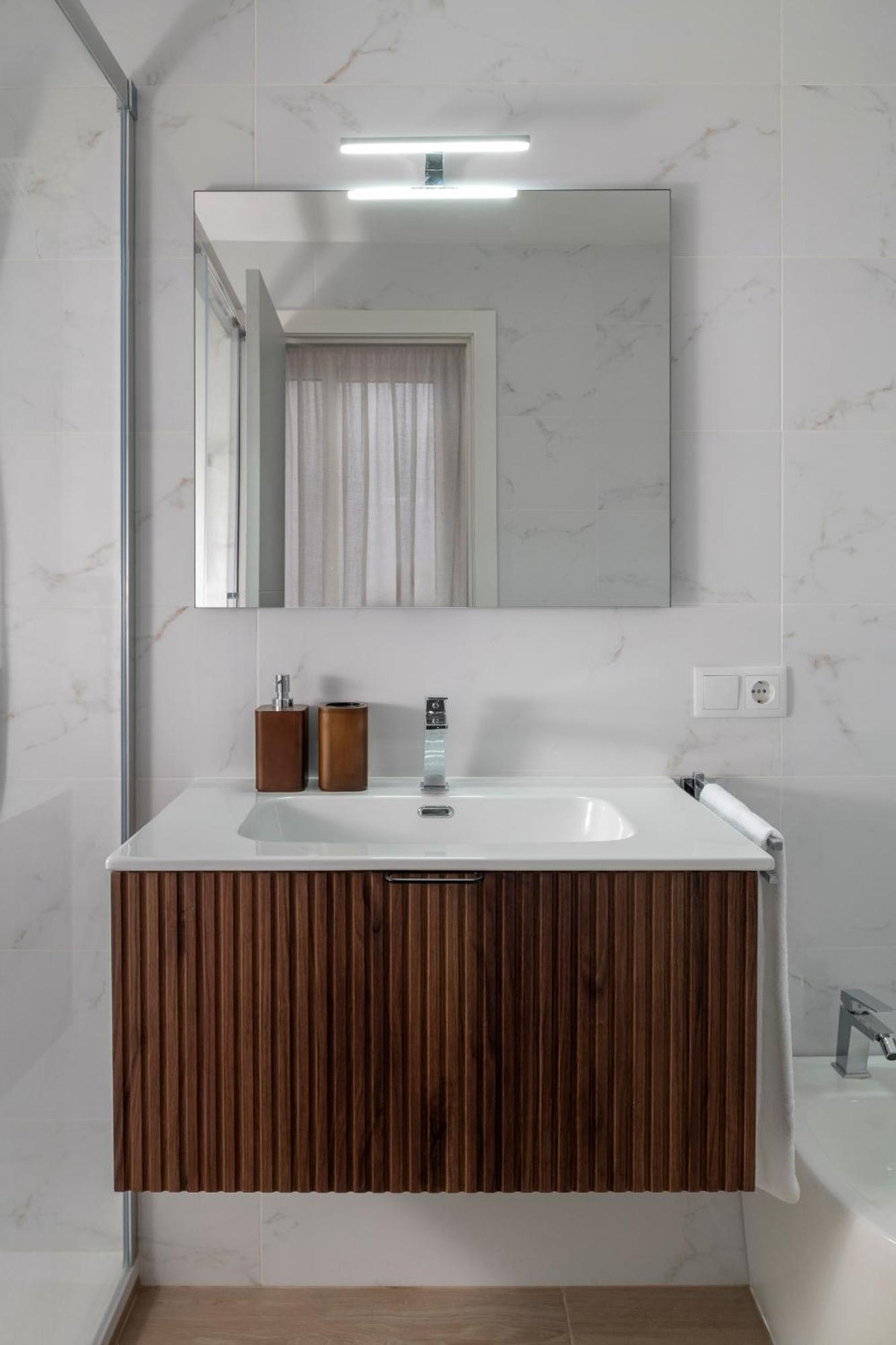 Alohamundi Plaza Nueva Apartment Sevilla Bagian luar foto