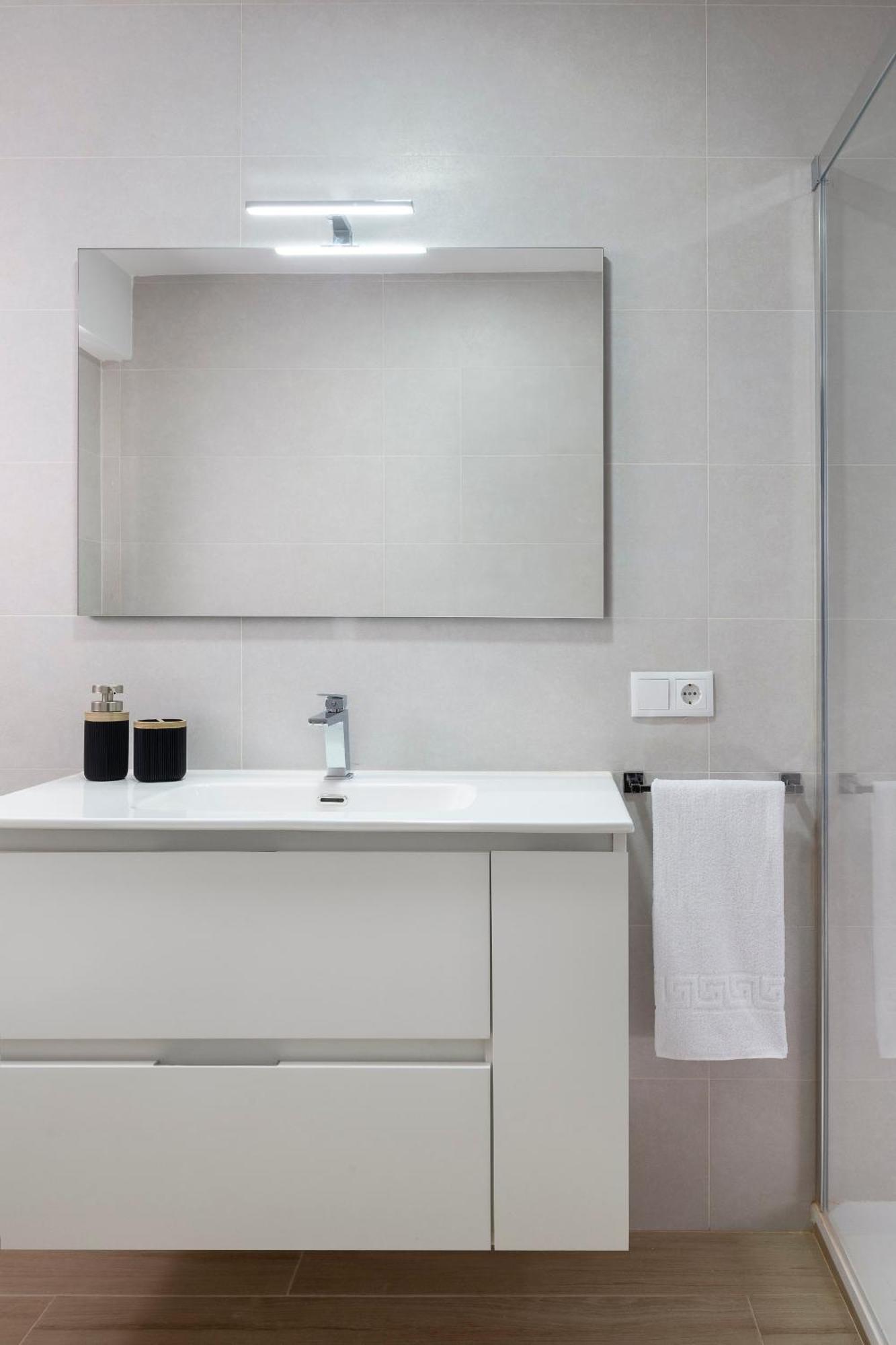 Alohamundi Plaza Nueva Apartment Sevilla Bagian luar foto