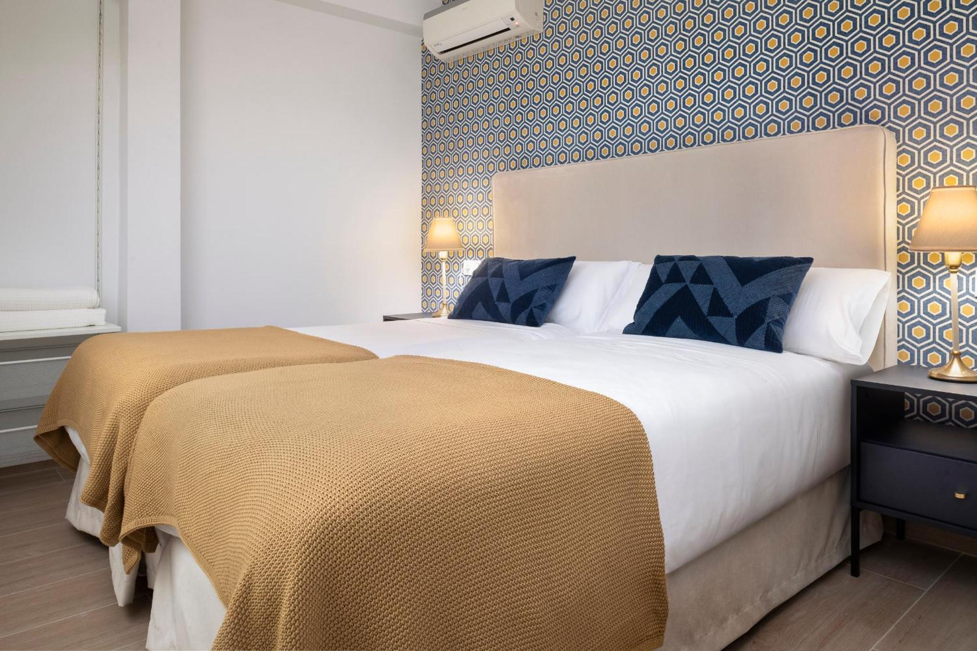 Alohamundi Plaza Nueva Apartment Sevilla Bagian luar foto